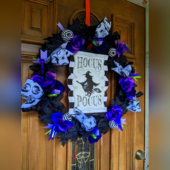 SALE‼️Hocus Pocus - Picture 2 of 2